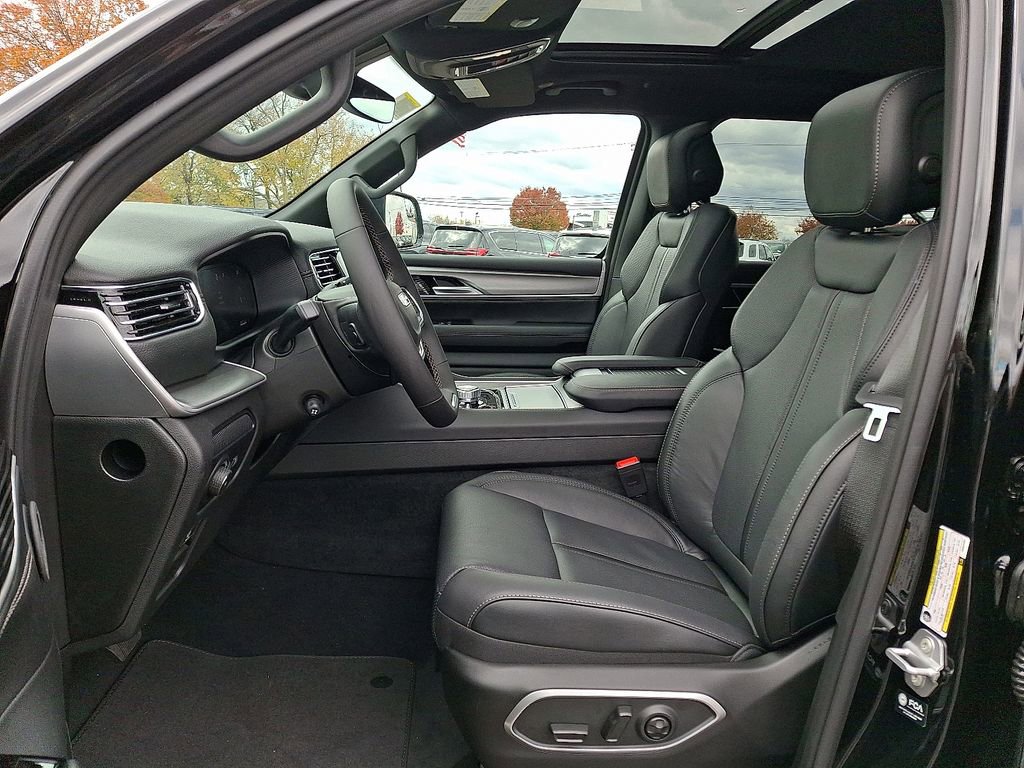 New 2025 Jeep Wagoneer L Series II w/ Premium Group I image 11