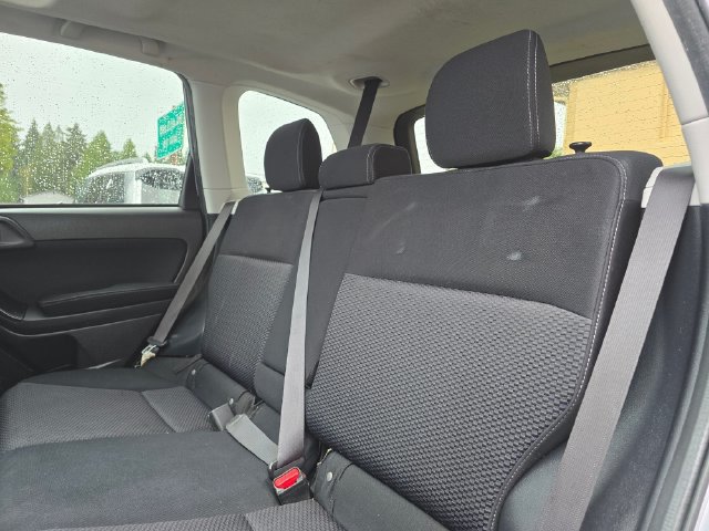 Used 2015 Subaru Forester 2.5i Premium w/ All-Weather Package AWD/4WD image 17