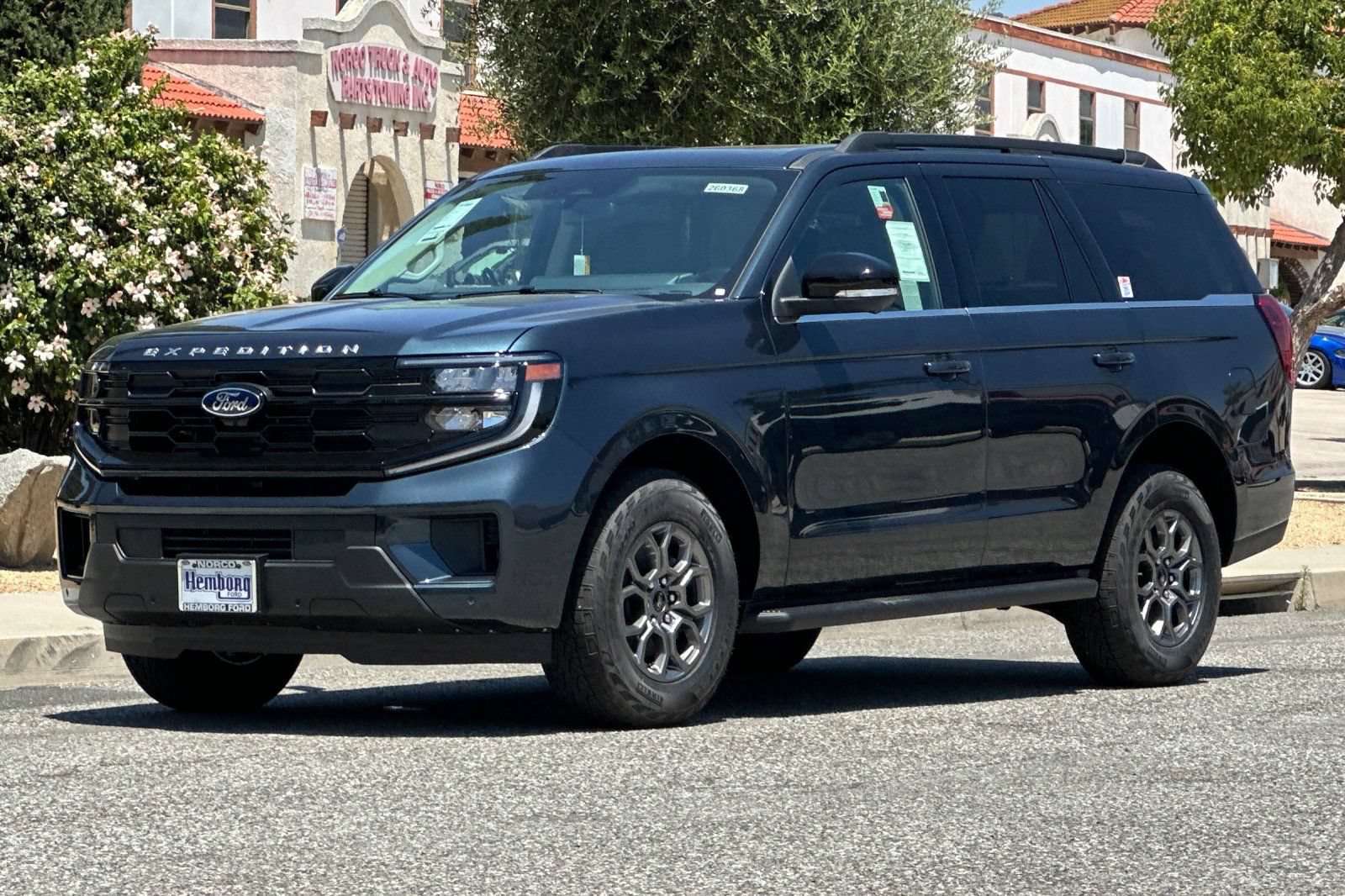 New 2026 Ford Expedition Active RWD image 8
