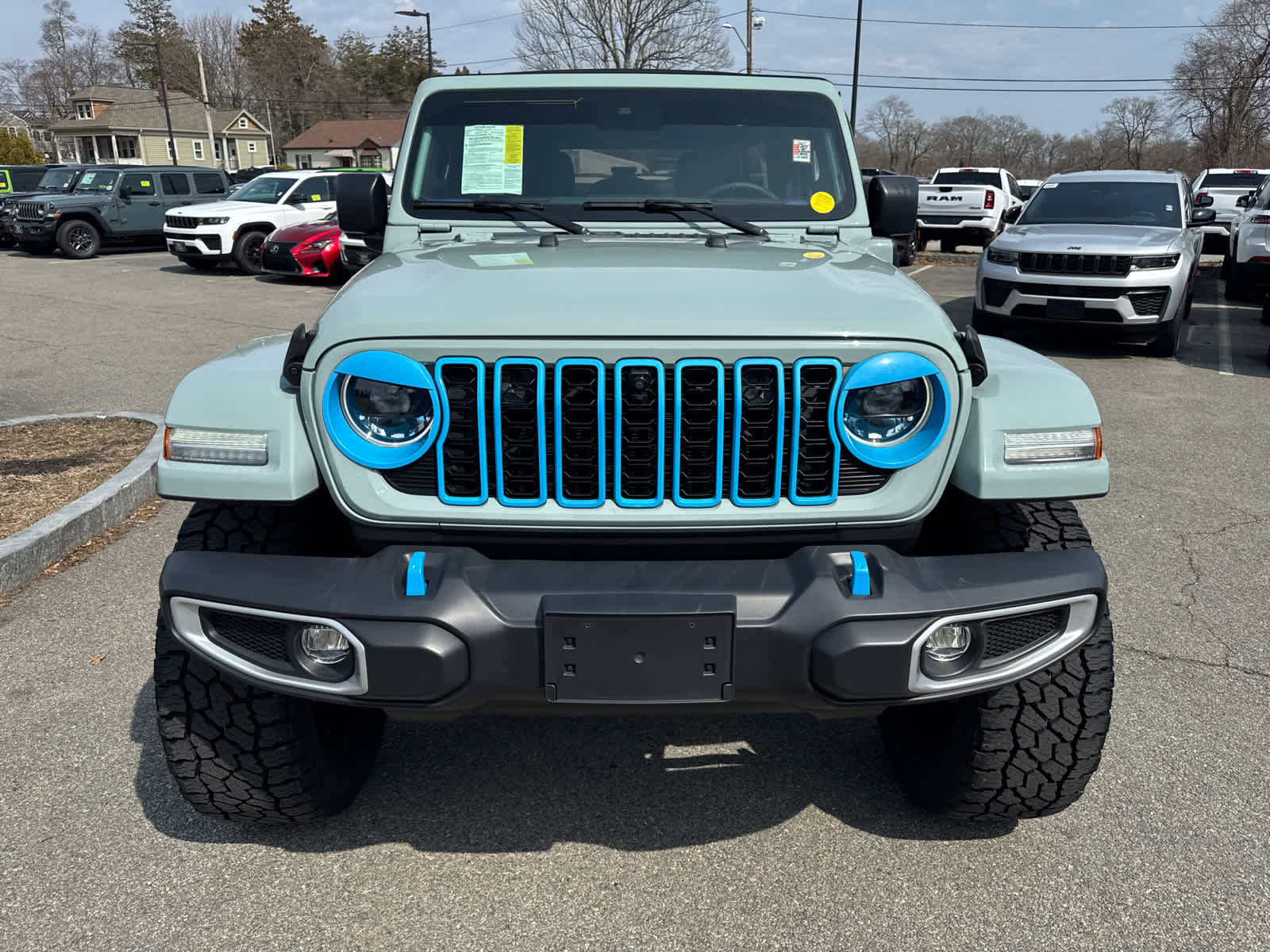 Used 2024 Jeep Wrangler Sahara w/ Technology Group image 9
