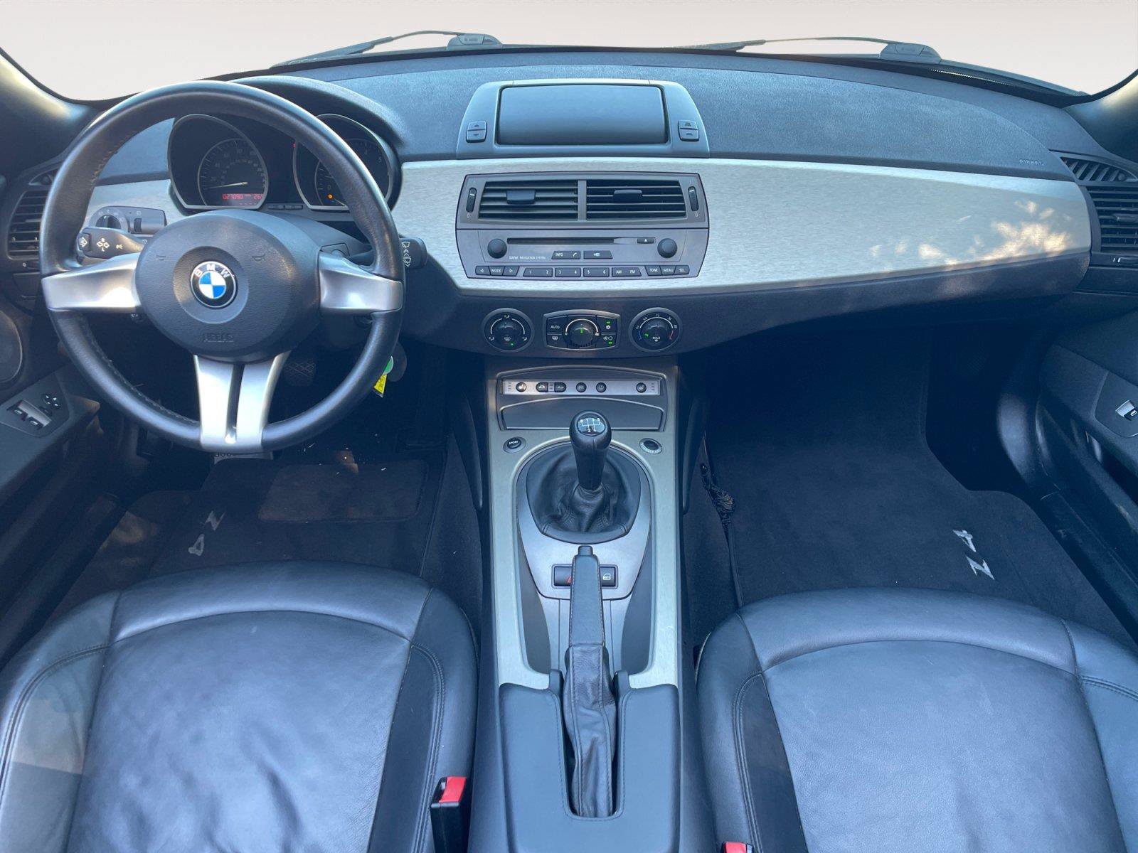 Used 2003 BMW Z4 2.5i RWD image 10