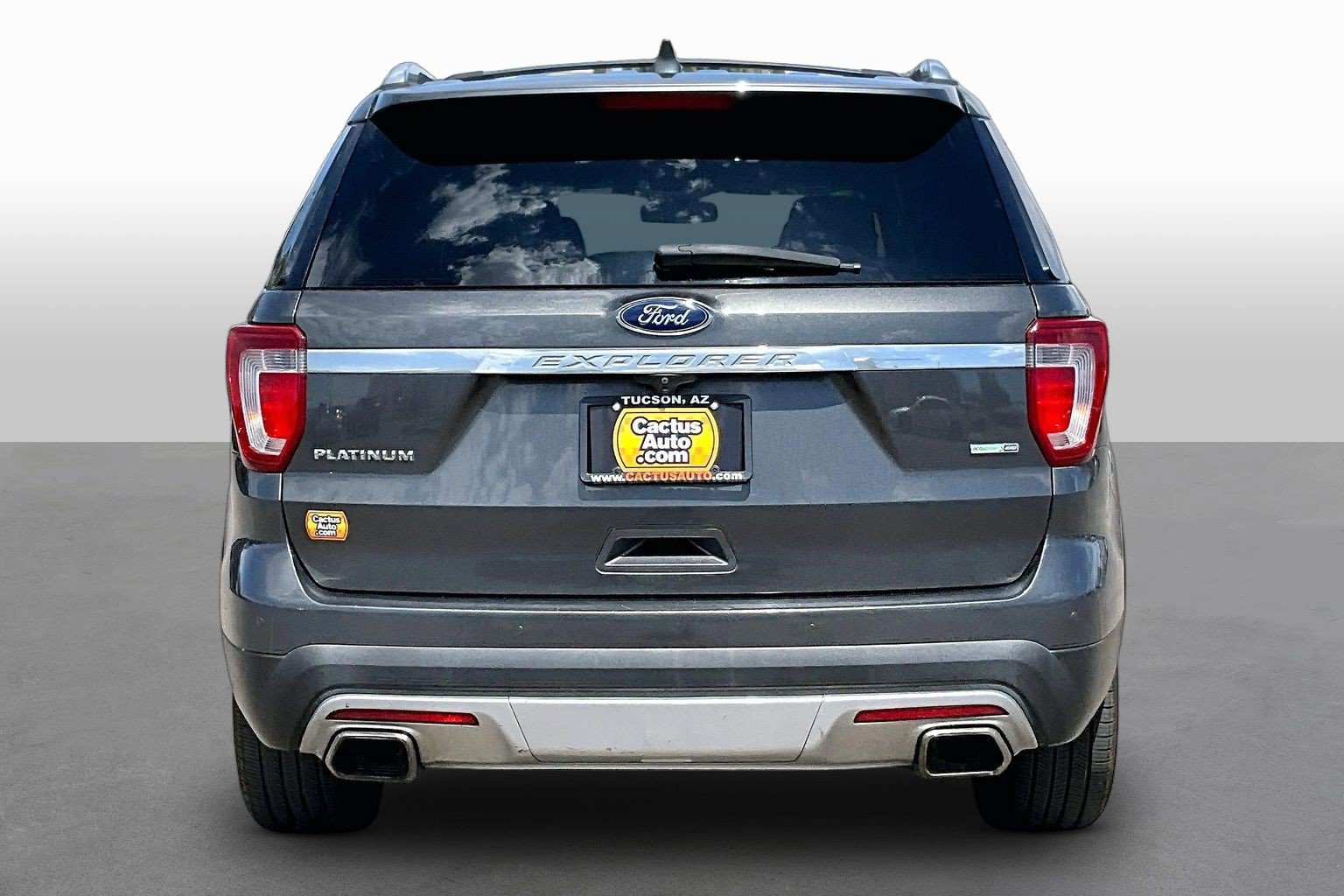 Used 2017 Ford Explorer Platinum AWD/4WD image 4