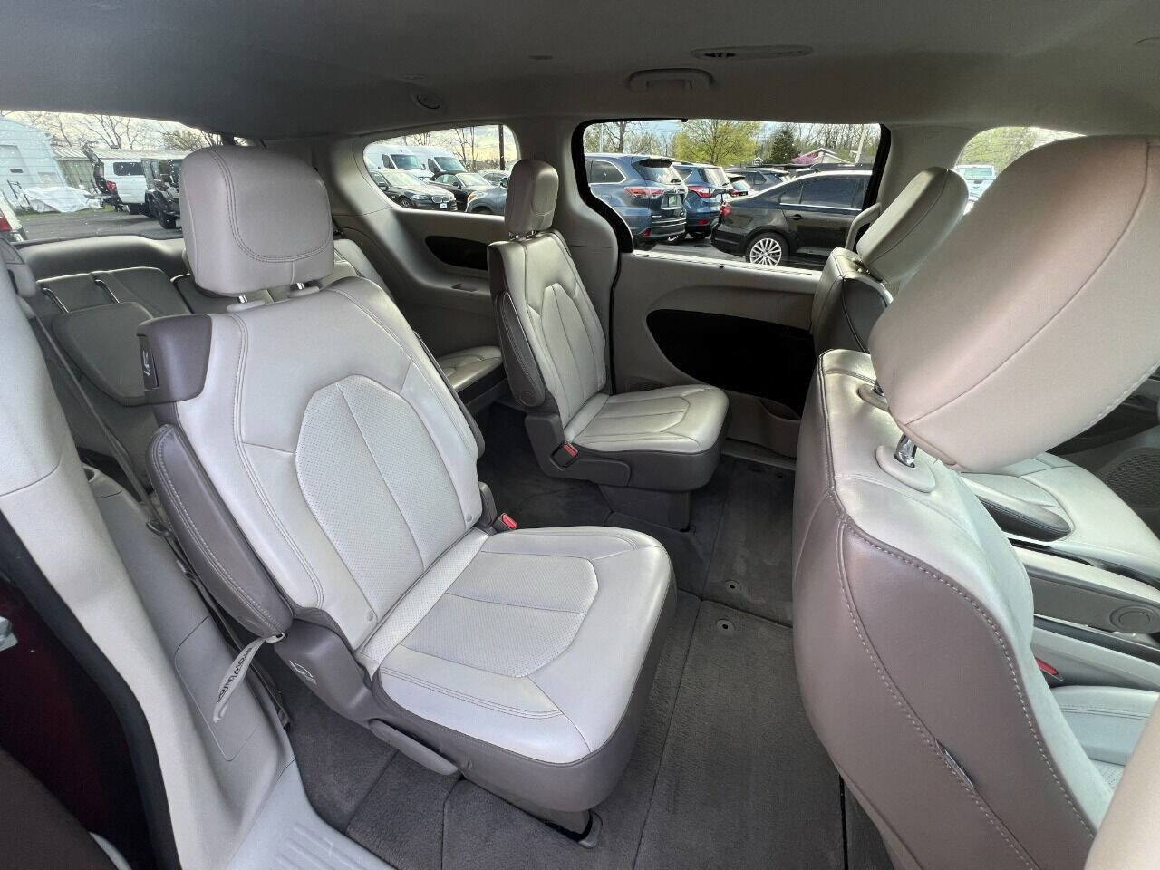 Used 2021 Chrysler Voyager Lxi image 31