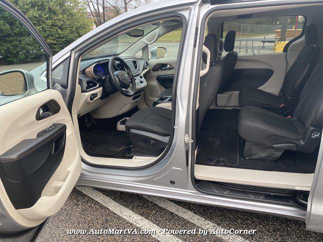 Used 2019 Chrysler Pacifica Touring Plus w/ Advanced Safetytec Group image 26