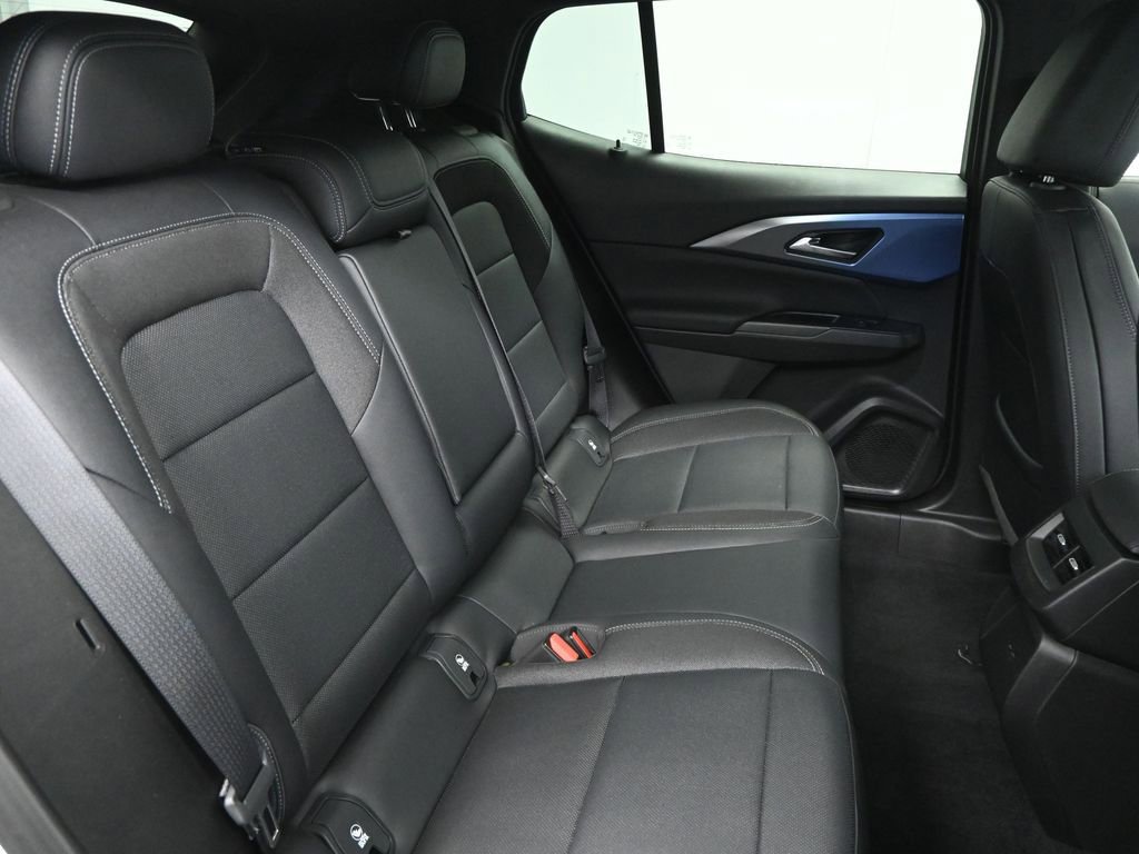 Used 2025 Chevrolet Equinox EV LT w/ Convenience Package image 18