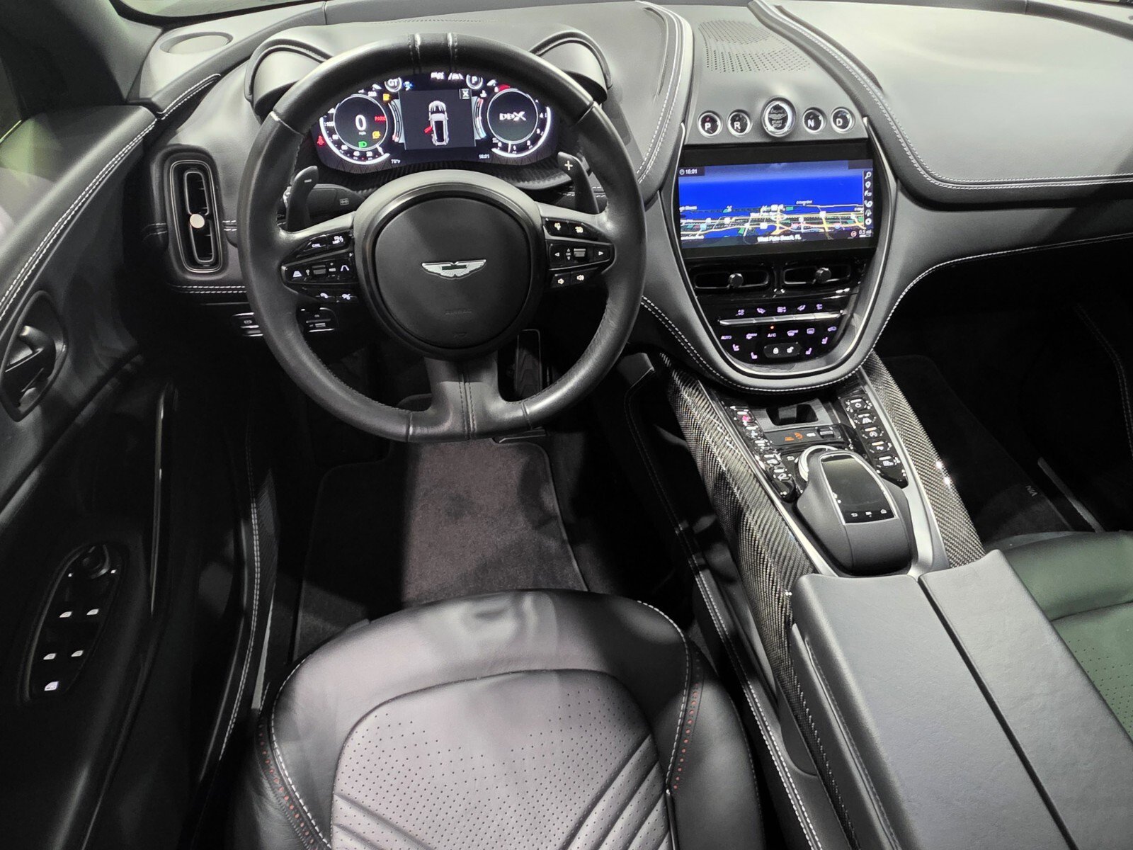 Used 2021 Aston Martin DBX image 10