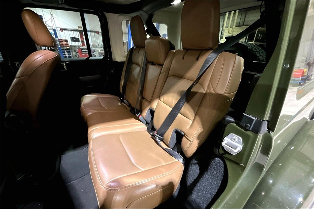 Used 2022 Jeep Wrangler Unlimited Rubicon w/ Cold Weather Group image 22