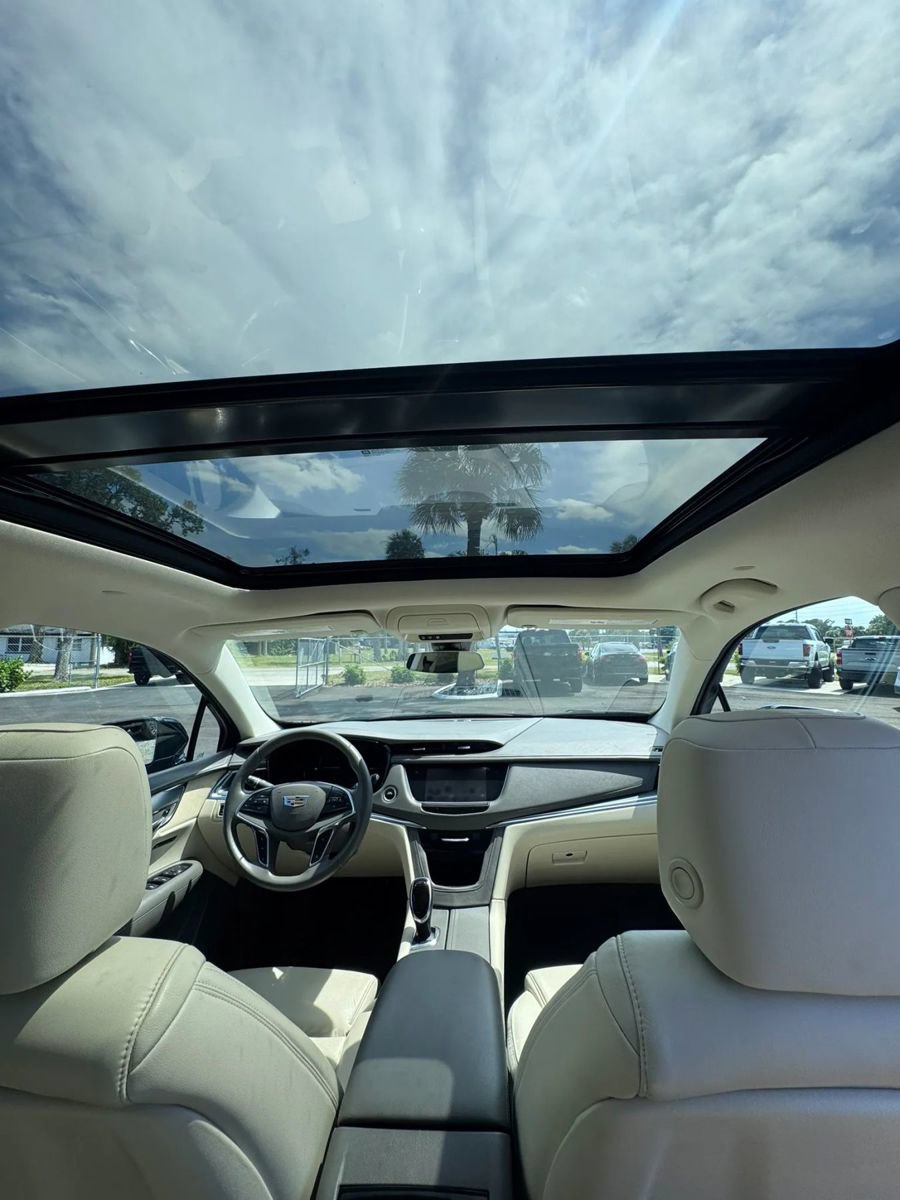 Used 2017 Cadillac XT5 Luxury w/ Driver Awareness Package FWD image 13