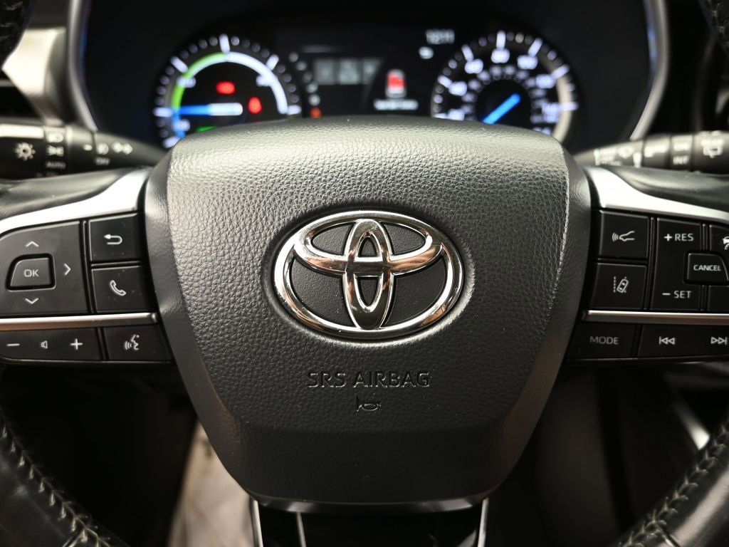 Used 2021 Toyota Highlander Platinum image 19