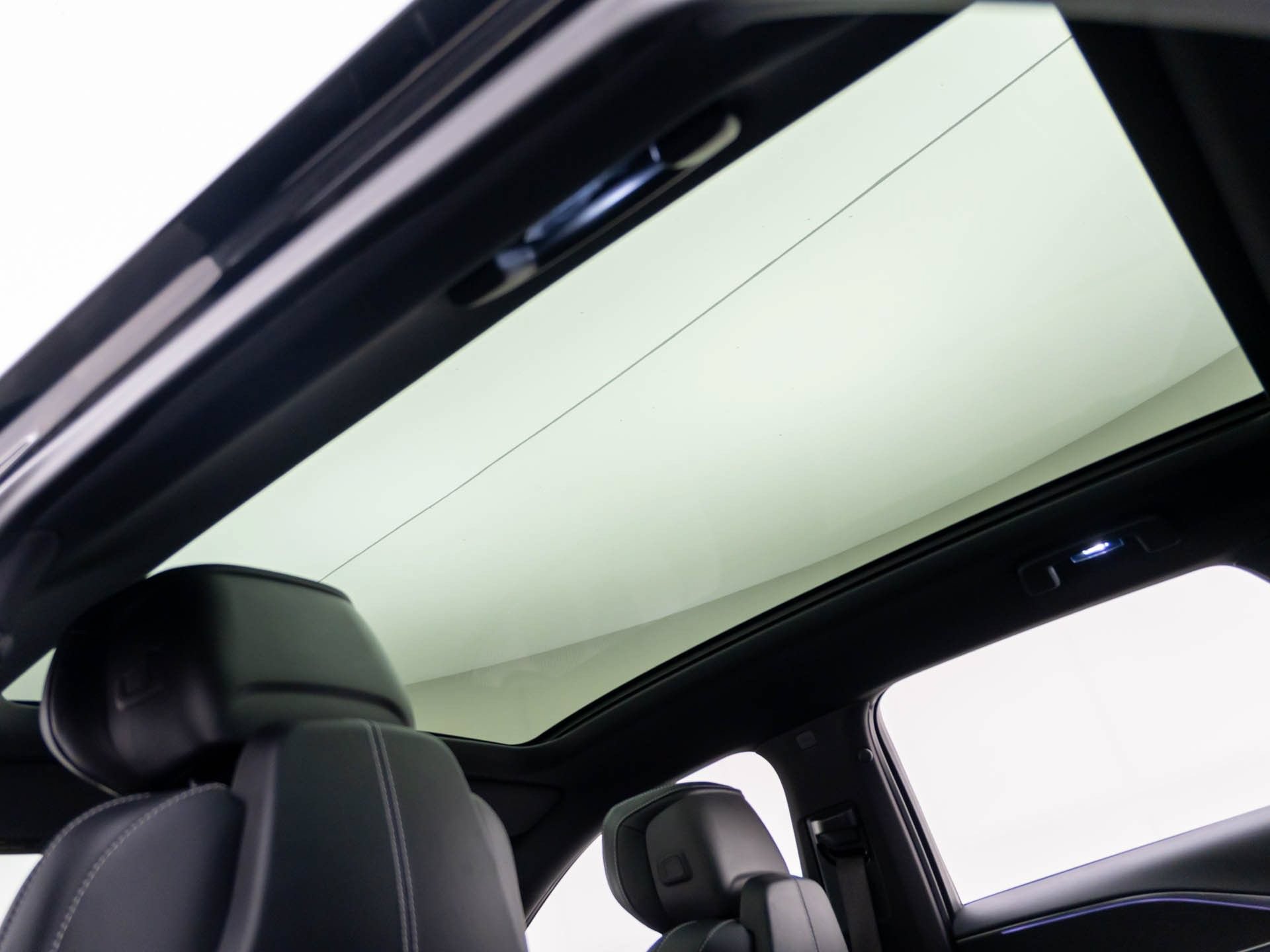 Certified 2024 Cadillac Lyriq Luxury w/ LPO, Floor Liner Package AWD/4WD image 19