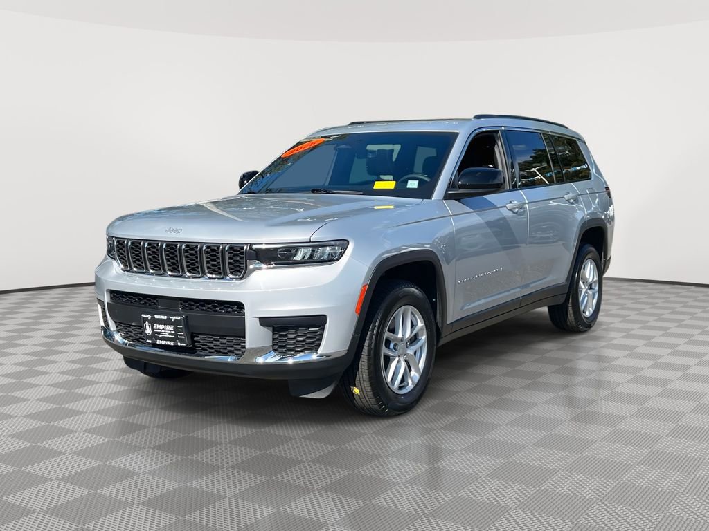 Used 2025 Jeep Grand Cherokee L Laredo image 3