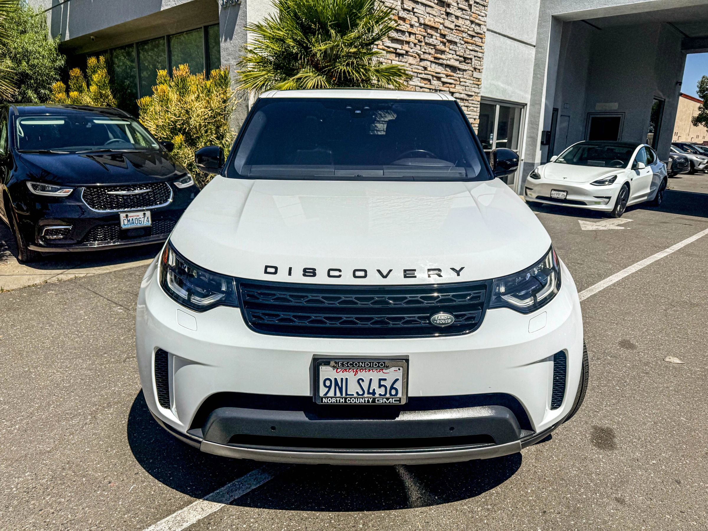 Used 2020 Land Rover Discovery HSE image 10