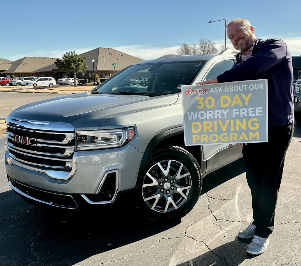 Used 2023 GMC Acadia SLT w/ Technology Package image 1
