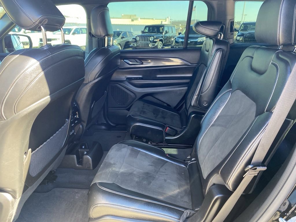 Used 2023 Jeep Grand Cherokee L Laredo image 20