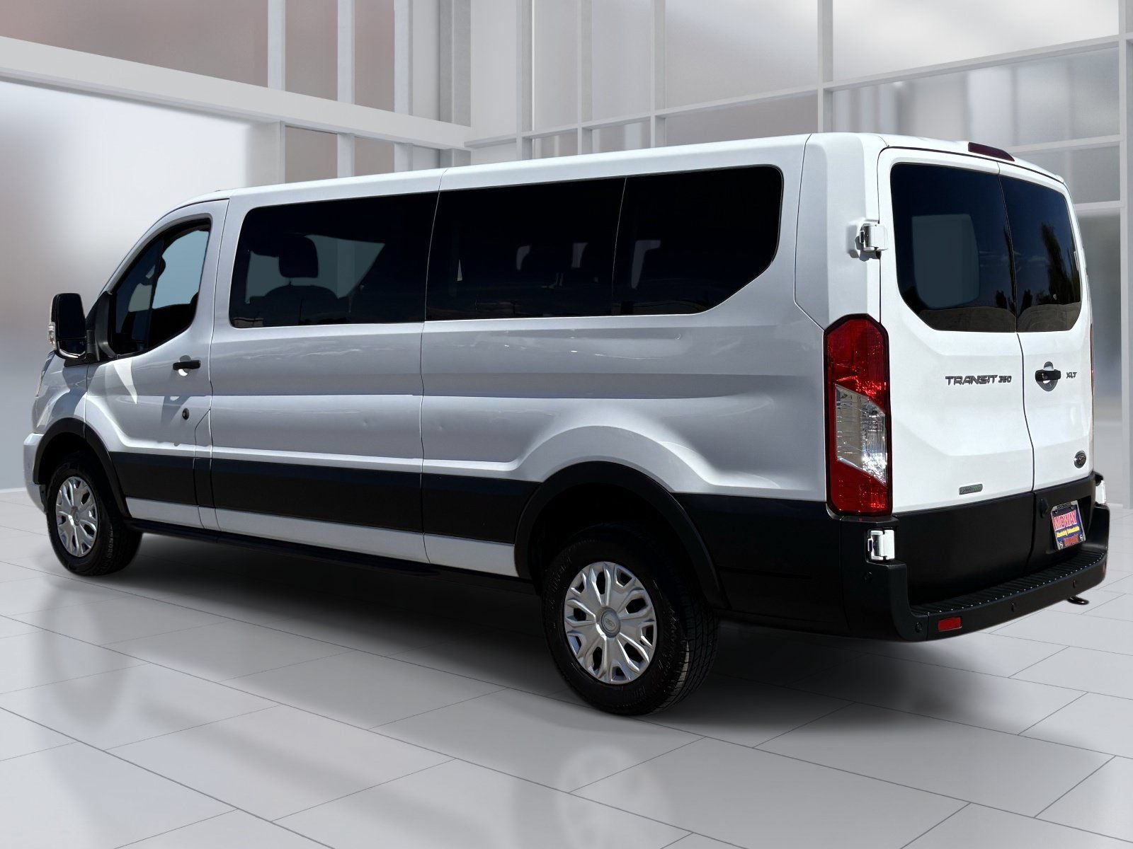 Used 2023 Ford Transit 350 XLT RWD image 4