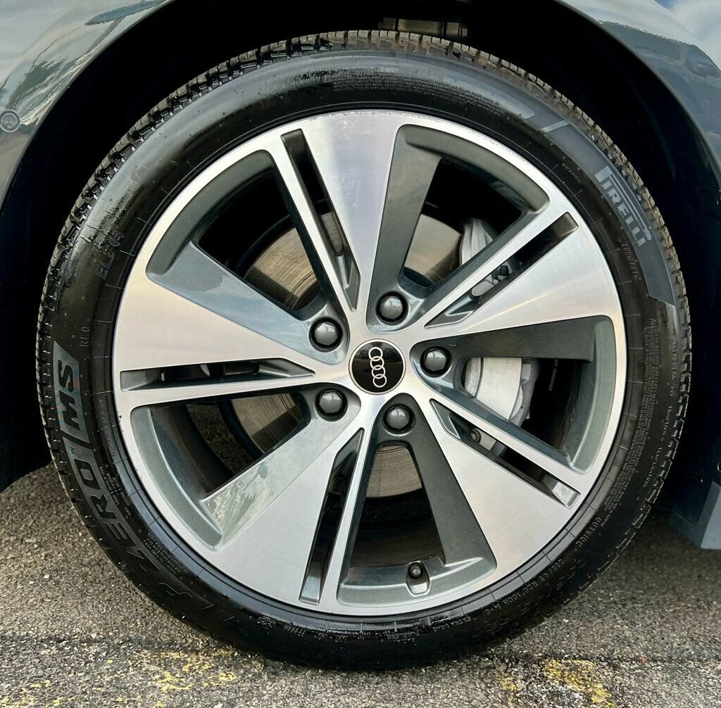 Used 2025 Audi A6 e-tron Premium Plus w/ Premium Plus RWD image 29