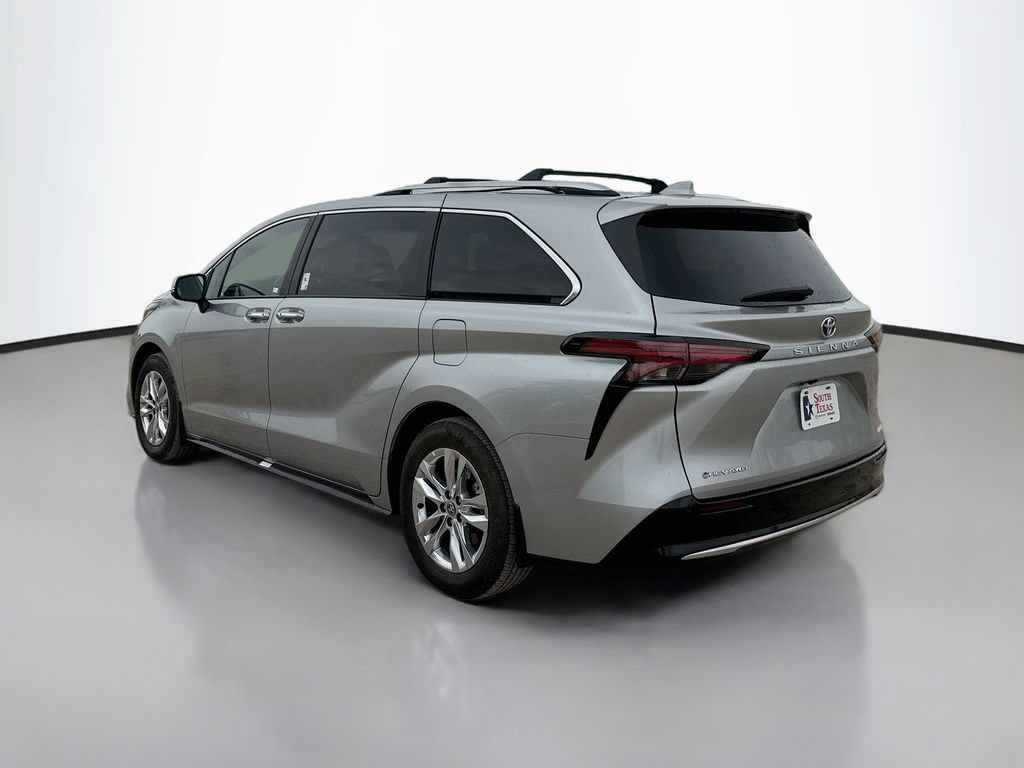 Used 2025 Toyota Sienna Limited AWD/4WD image 5