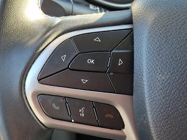 Used 2020 Jeep Cherokee Latitude Plus AWD/4WD image 20