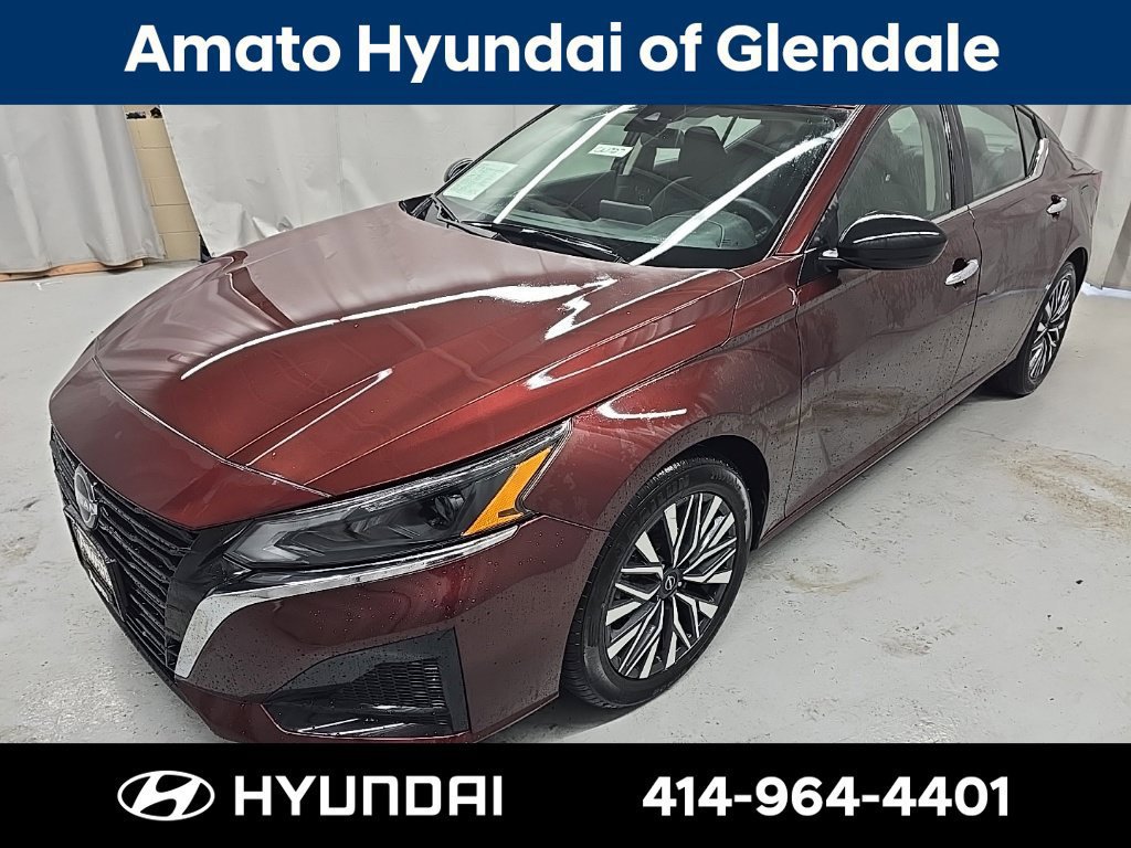 Used 2024 Nissan Altima 2.5 SV FWD image 1