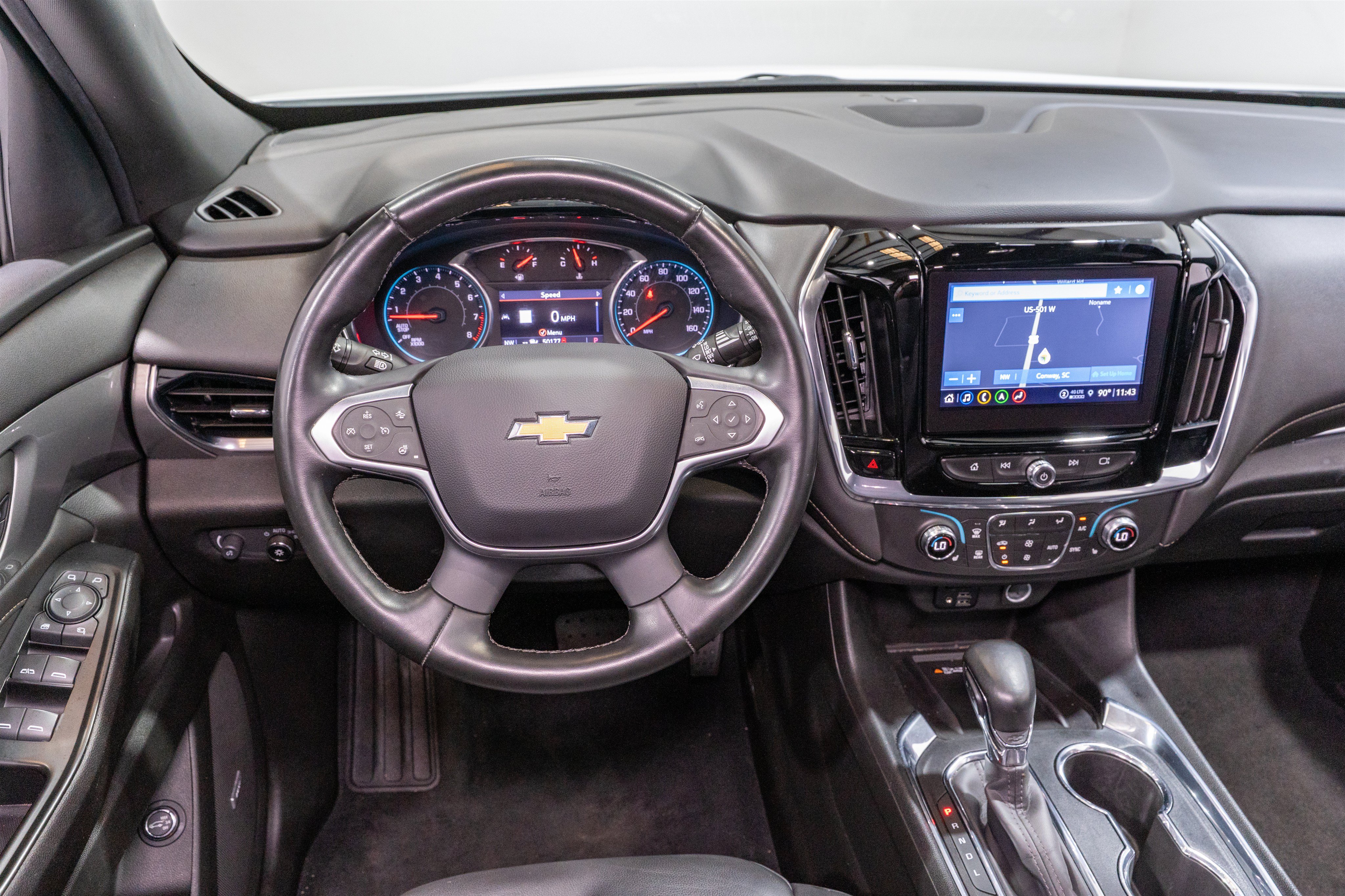 Used 2023 Chevrolet Traverse LT w/ LT Premium Package AWD/4WD image 11