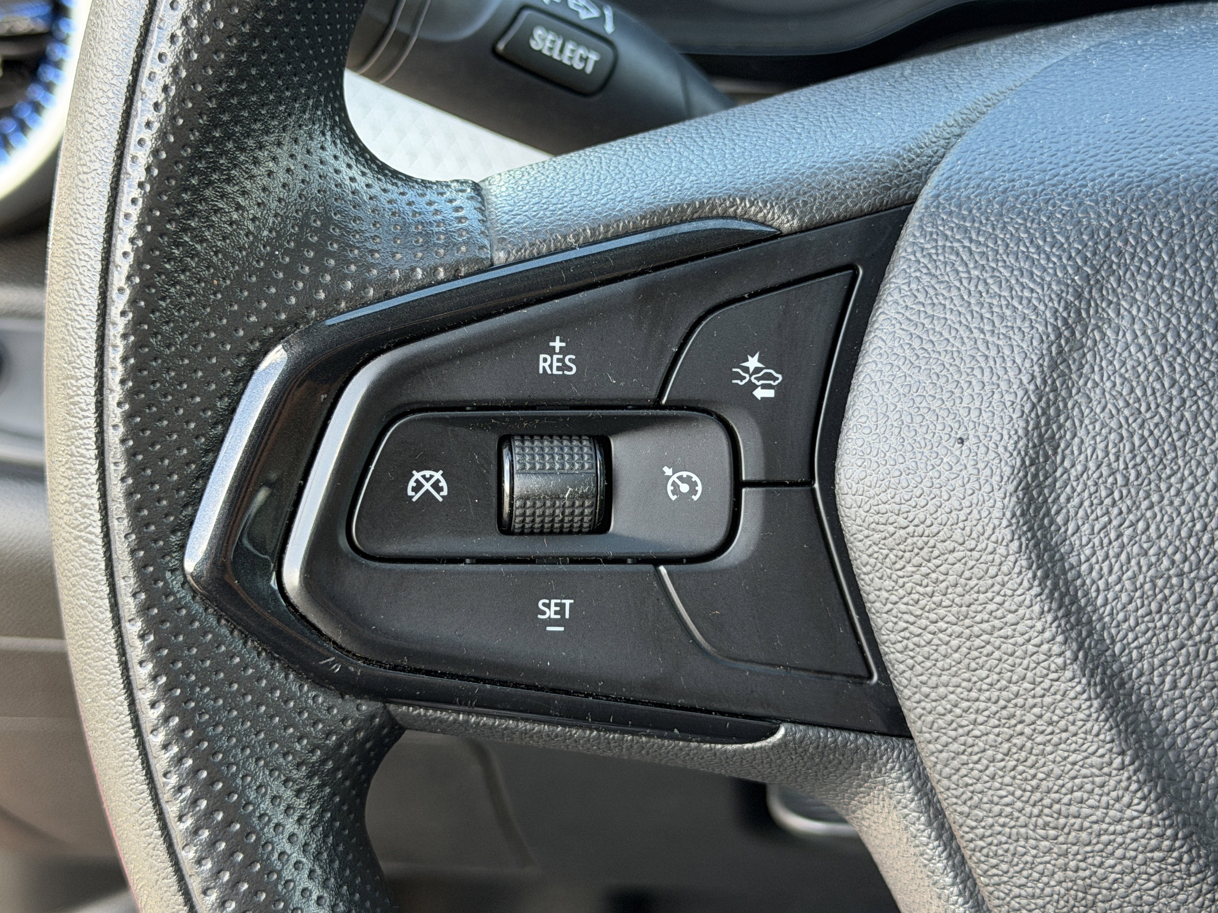 Used 2024 Chevrolet Trax LS image 18