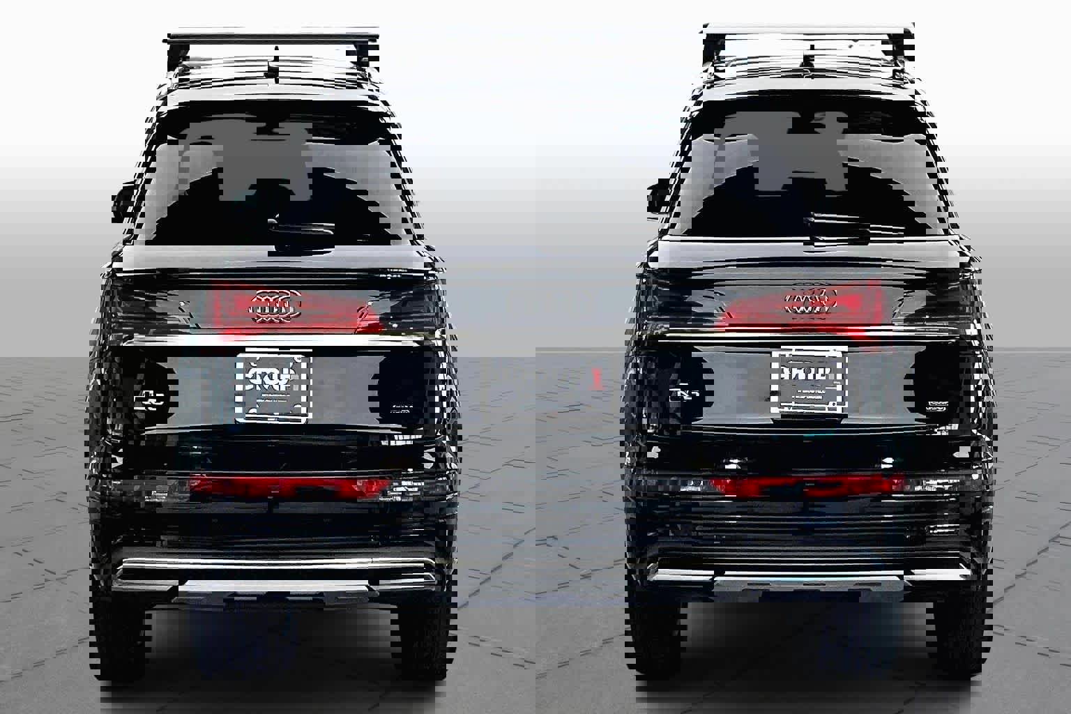 Certified 2023 Audi Q5 2.0T Premium w/ Convenience Package image 4