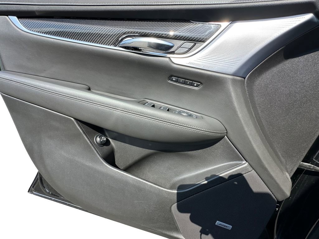 Used 2025 Cadillac XT6 Sport w/ Technology Package AWD/4WD image 11