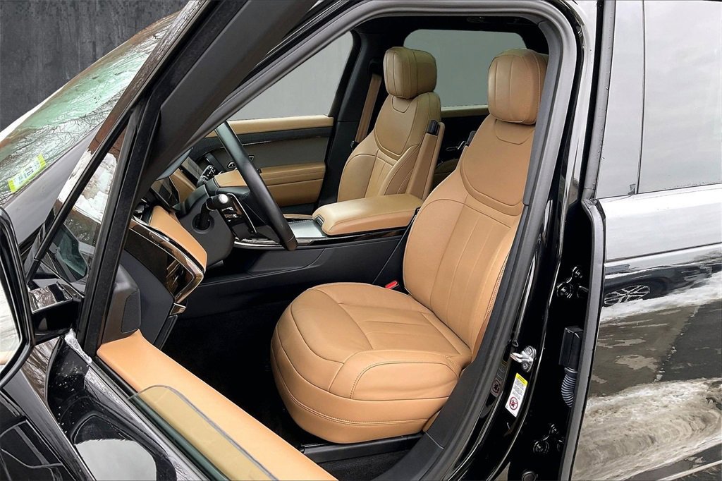 Used 2024 Land Rover Range Rover Sport SE image 21