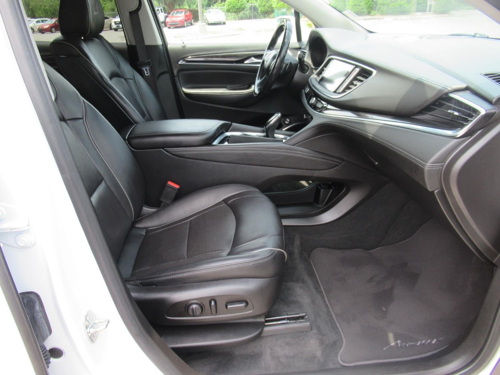 Used 2019 Buick Enclave Avenir w/ Avenir Technology Package FWD image 10