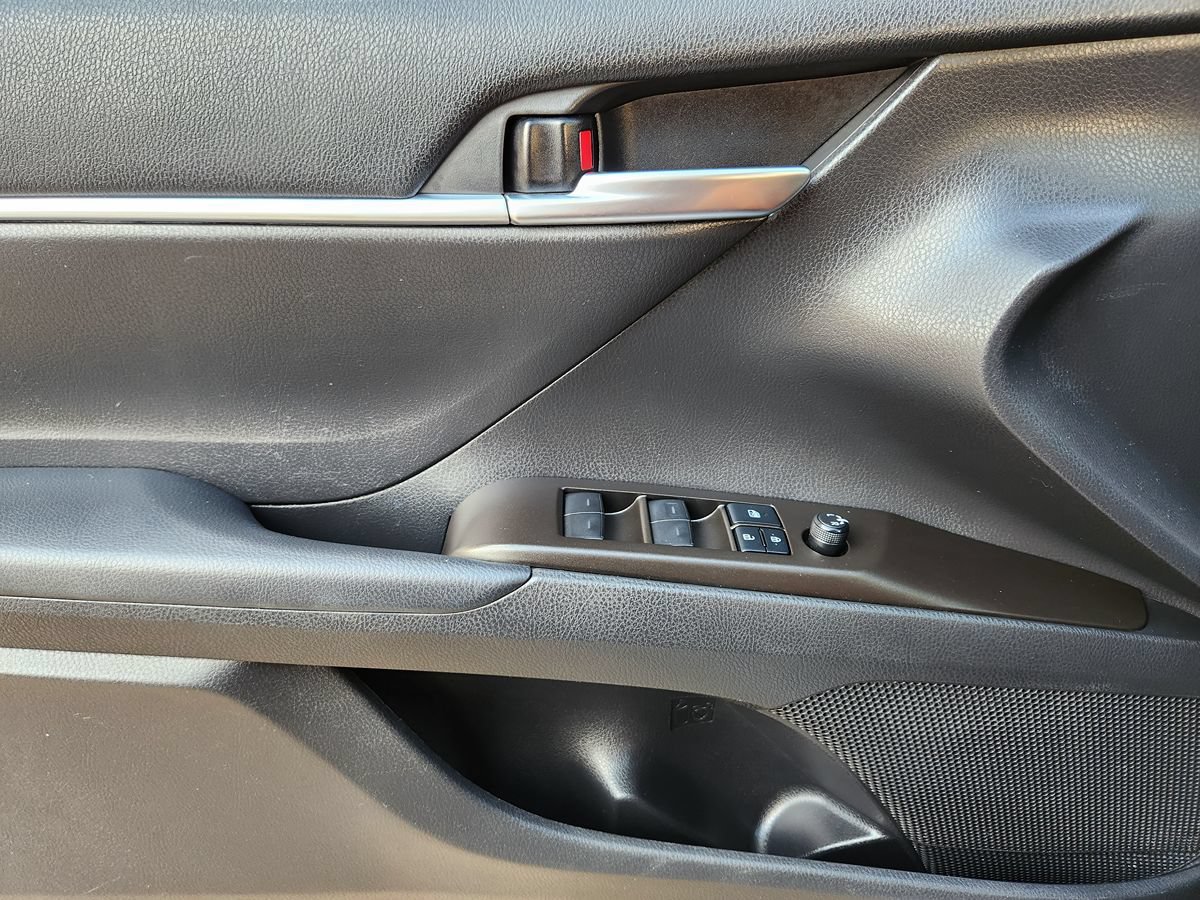 Used 2022 Toyota Camry LE FWD image 43