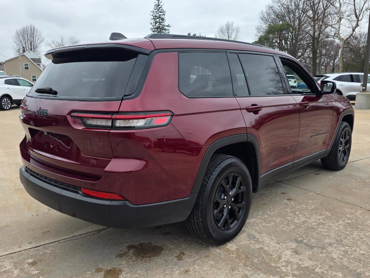 Used 2024 Jeep Grand Cherokee L Altitude image 24