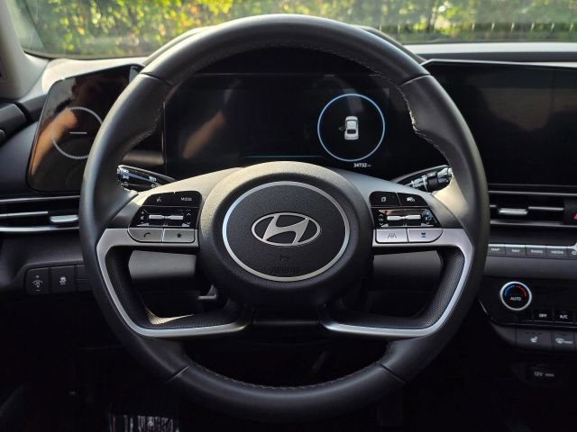 Used 2025 Hyundai Elantra SEL image 20