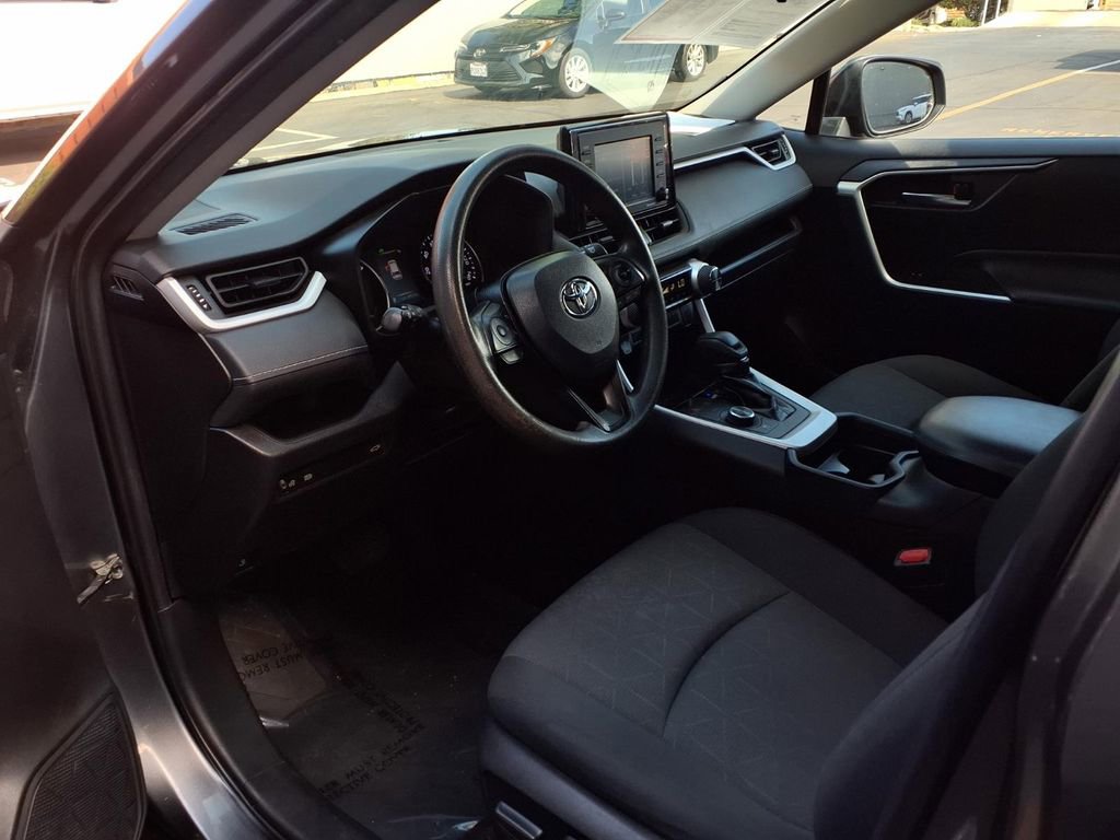 Certified 2021 Toyota RAV4 XLE w/ Convenience Package image 15