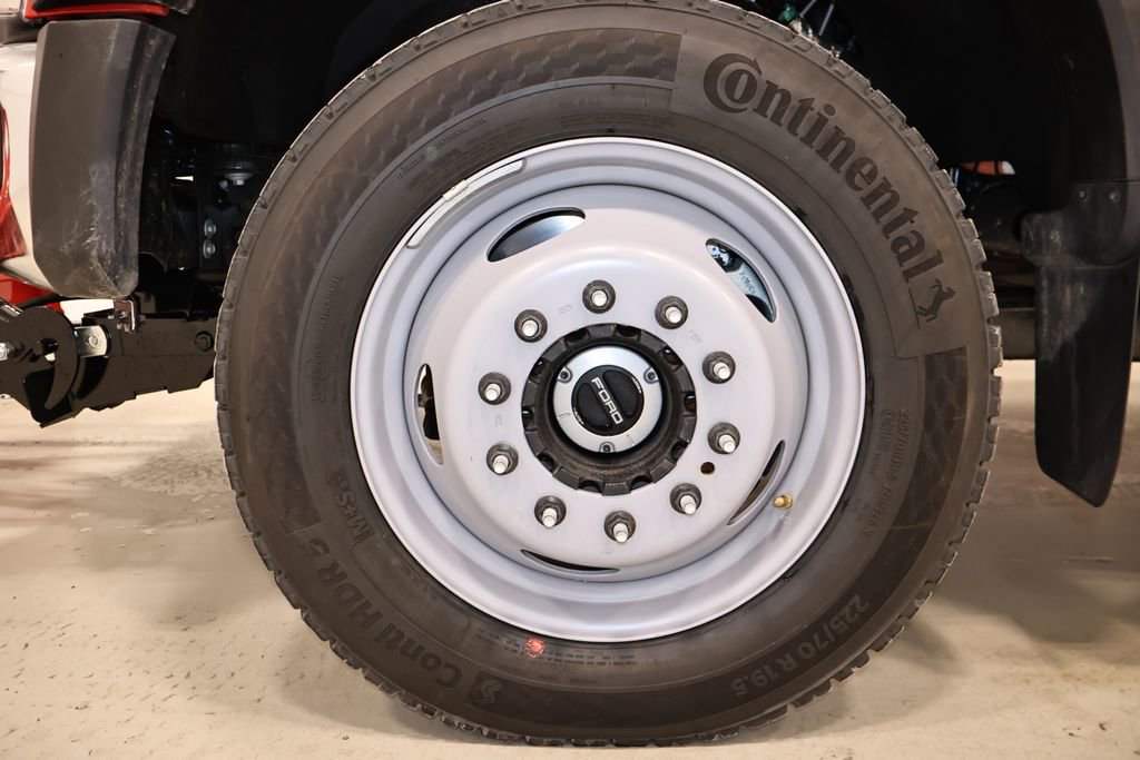 New 2026 Ford F550 4x4 Regular Cab Super Duty image 33