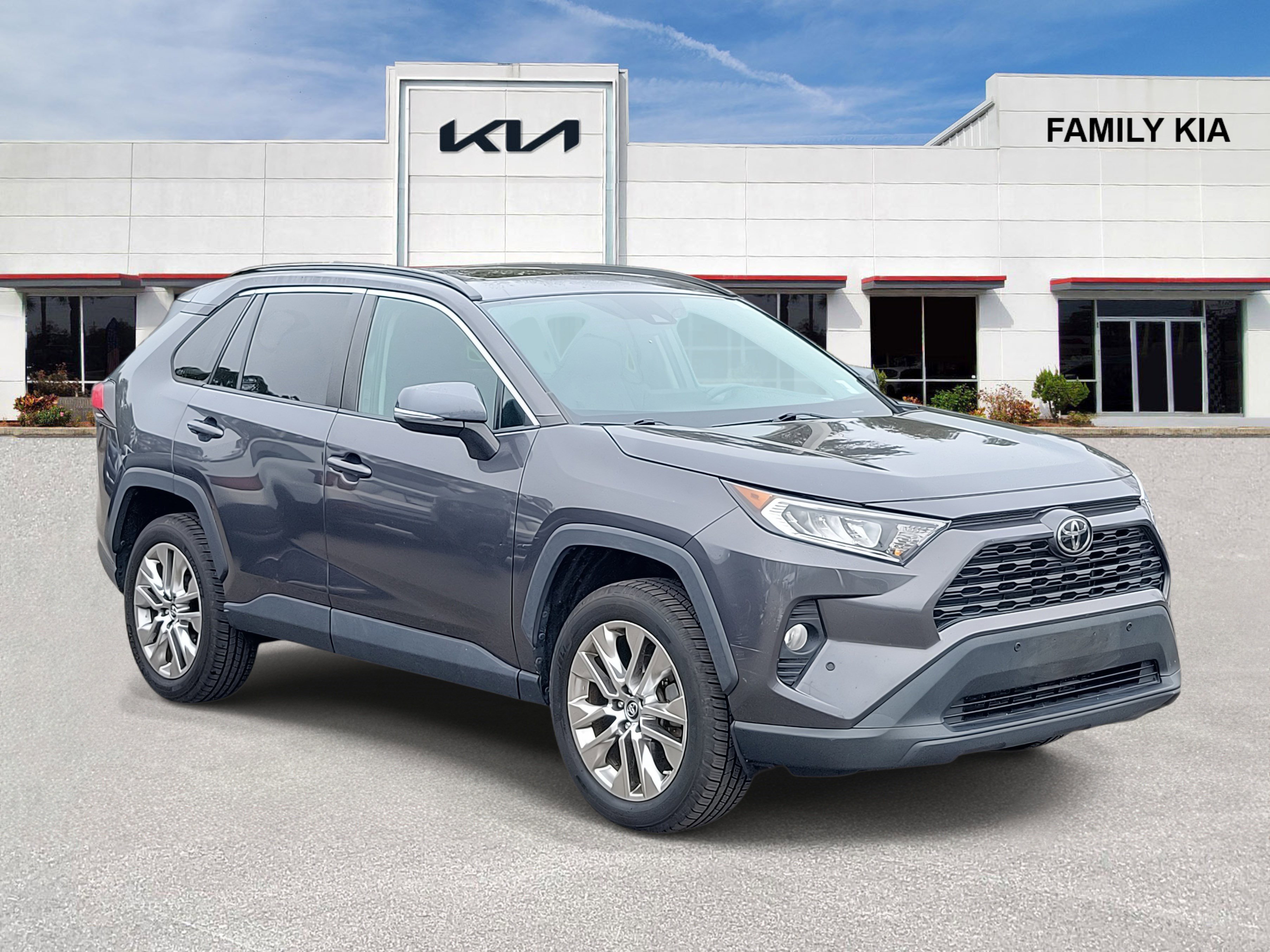 Used 2019 Toyota RAV4 XLE Premium image 1
