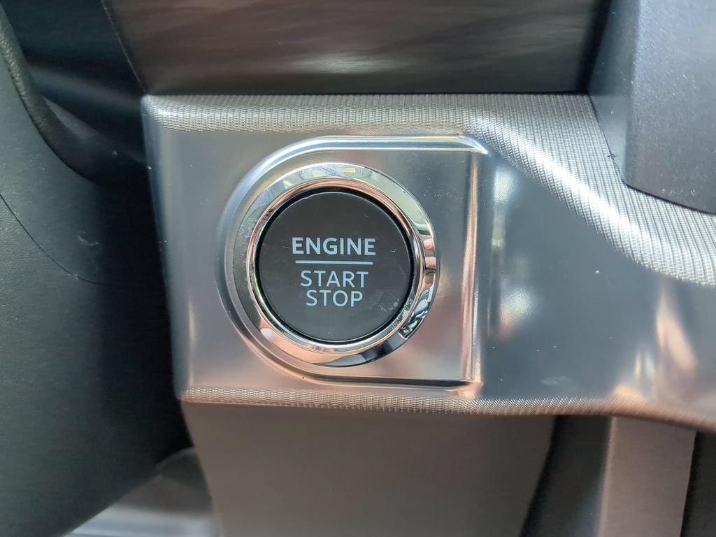 Used 2025 Ford F150 Lariat w/ Equipment Group 501A Mid AWD/4WD image 33