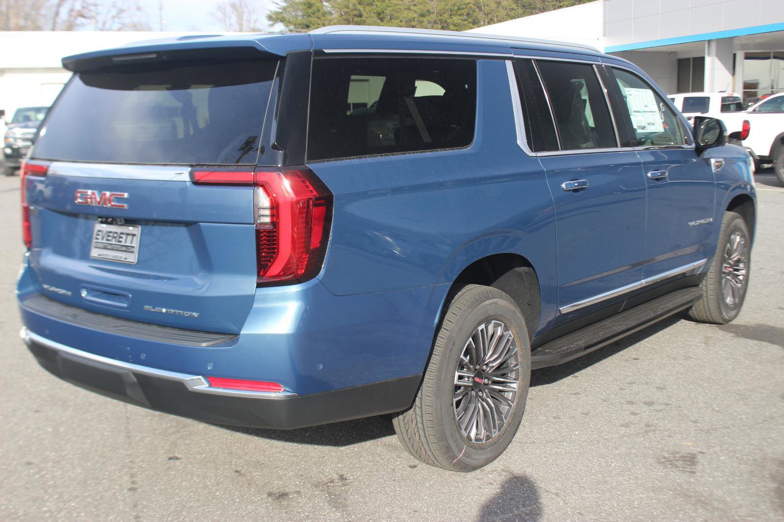 New 2026 GMC Yukon XL Elevation w/ Elevation Premium Package image 7