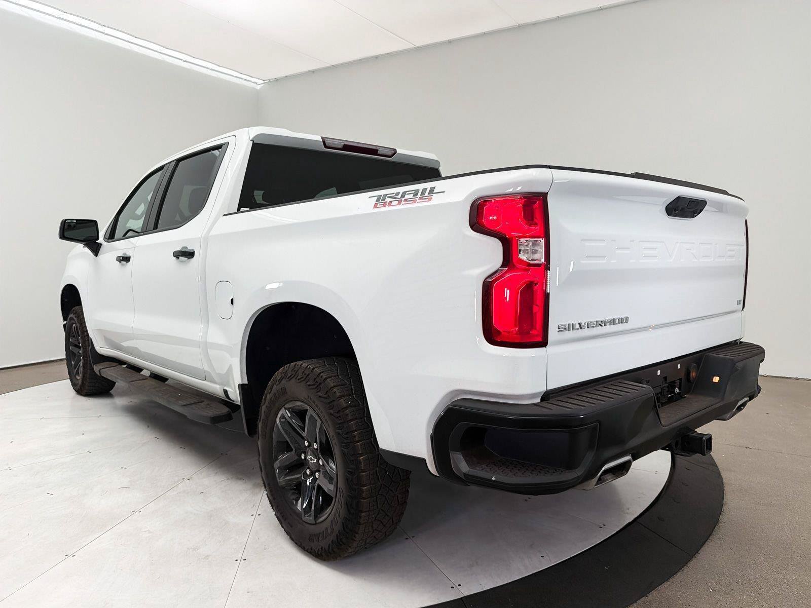 Used 2024 Chevrolet Silverado 1500 LT Trail Boss w/ Protection Package AWD/4WD image 13