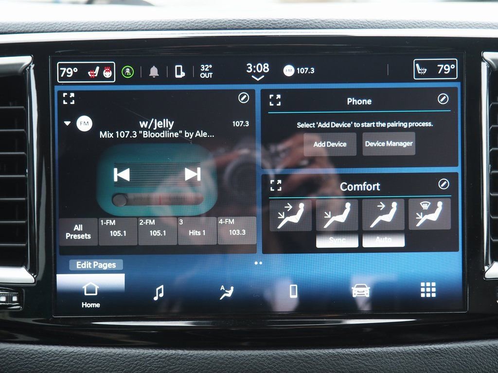 Used 2024 Chrysler Pacifica Touring-L image 34