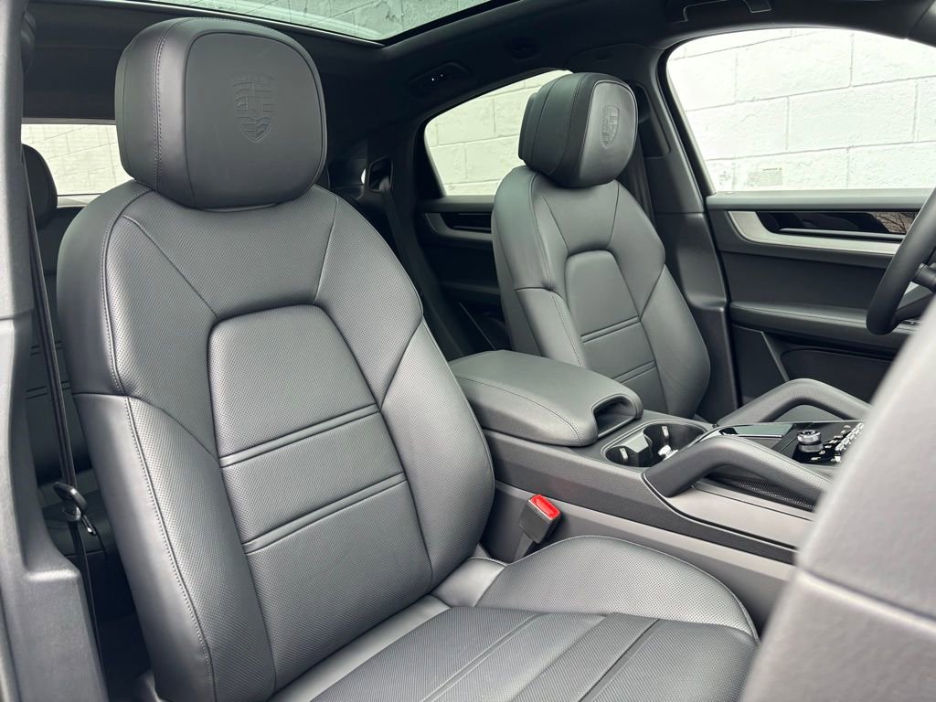 New 2026 Porsche Cayenne S image 18