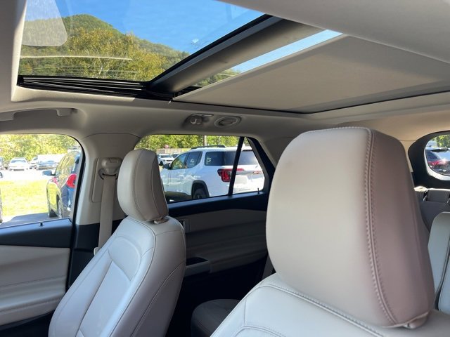 Used 2023 Ford Explorer XLT w/ Equipment Group 202A image 24