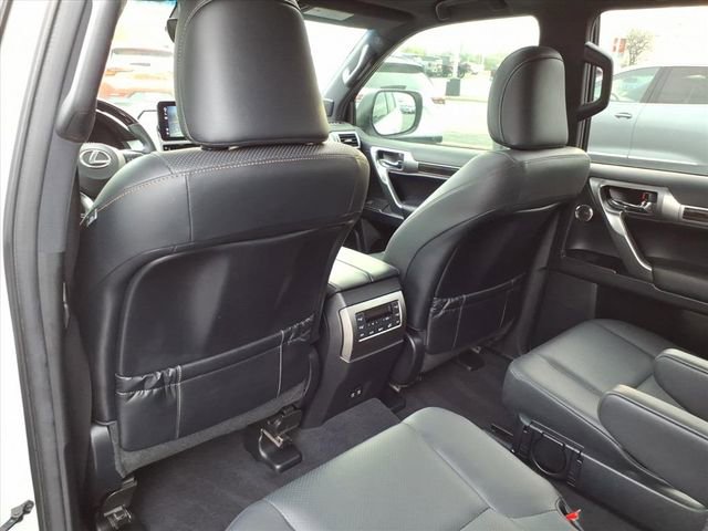 Used 2023 Lexus GX 460 Luxury w/ Sport Design Package AWD/4WD image 18