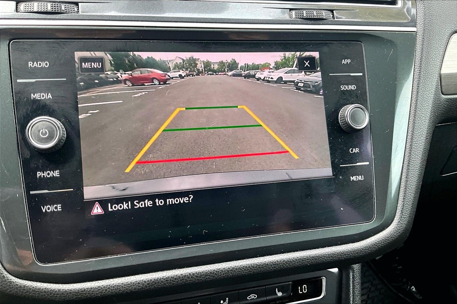 Used 2019 Volkswagen Tiguan SE AWD/4WD image 19