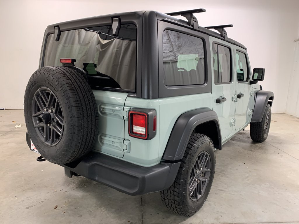 Used 2024 Jeep Wrangler Unlimited Sport AWD/4WD image 18