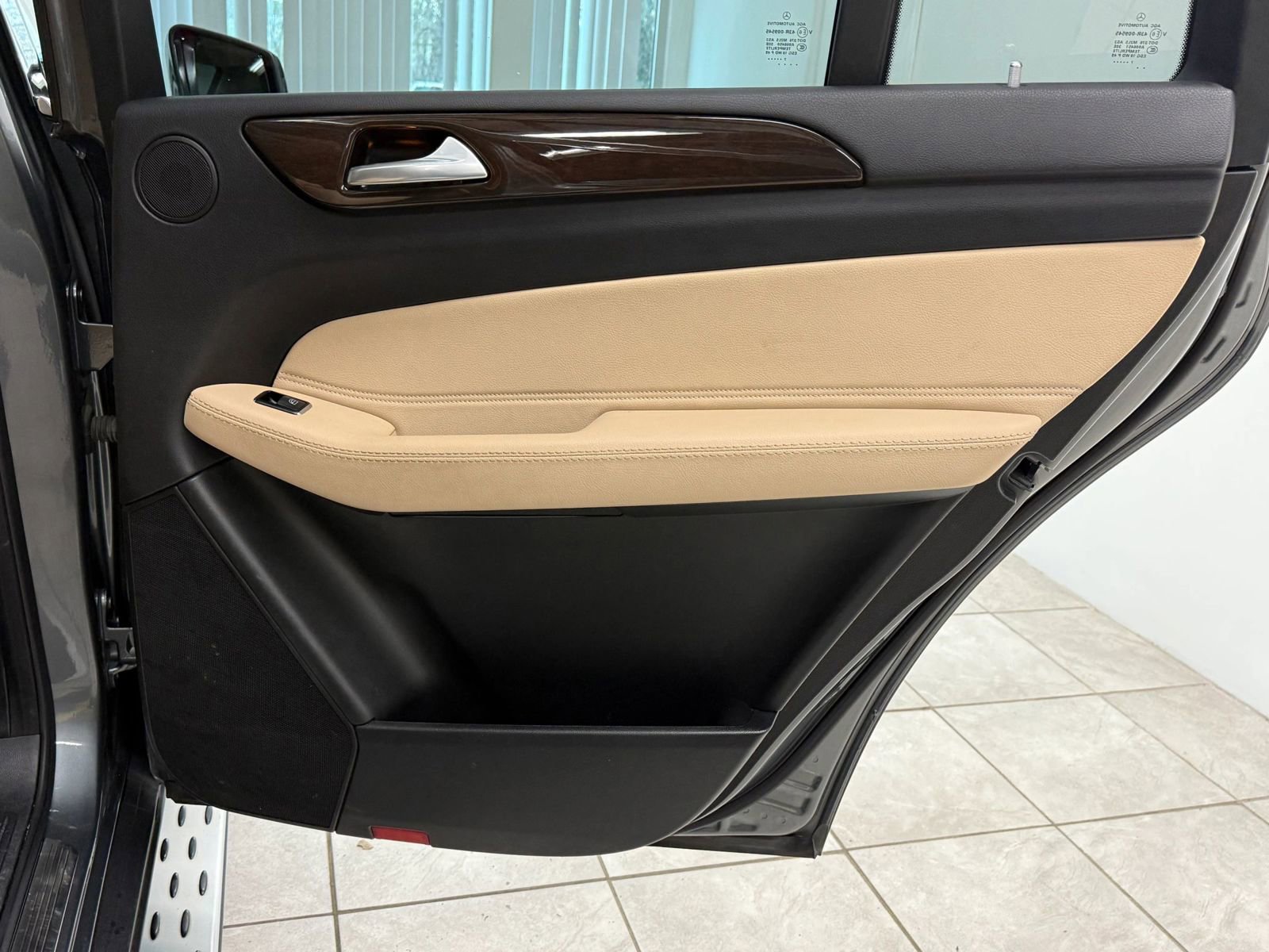 Used 2018 Mercedes-Benz GLS 450 4MATIC image 23