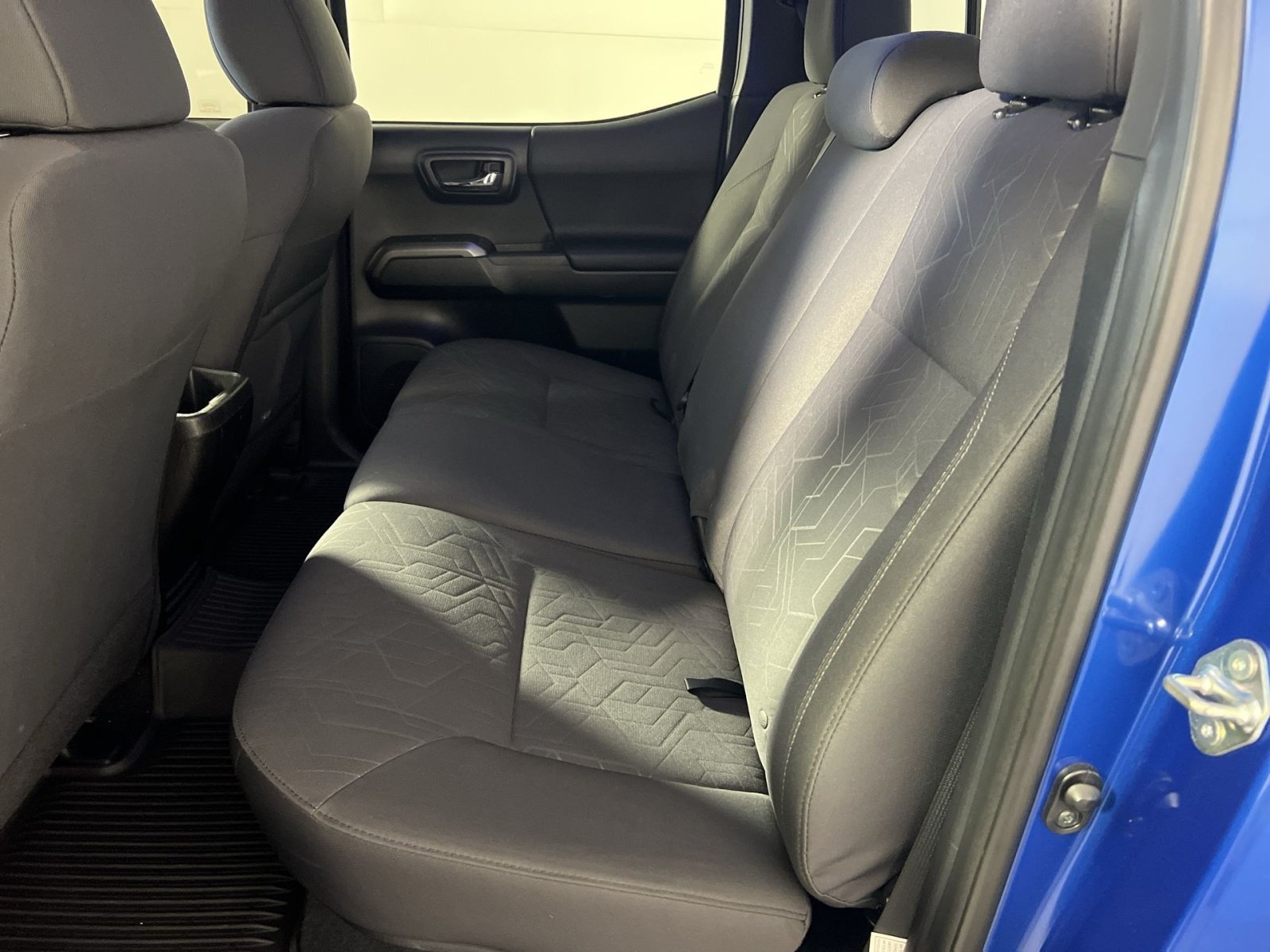 Used 2016 Toyota Tacoma TRD Sport AWD/4WD image 26