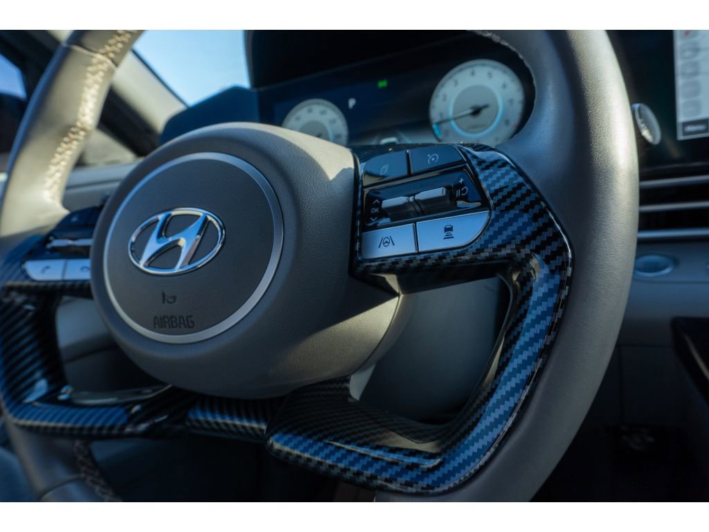 Used 2023 Hyundai Elantra SEL w/ Convenience Package image 25