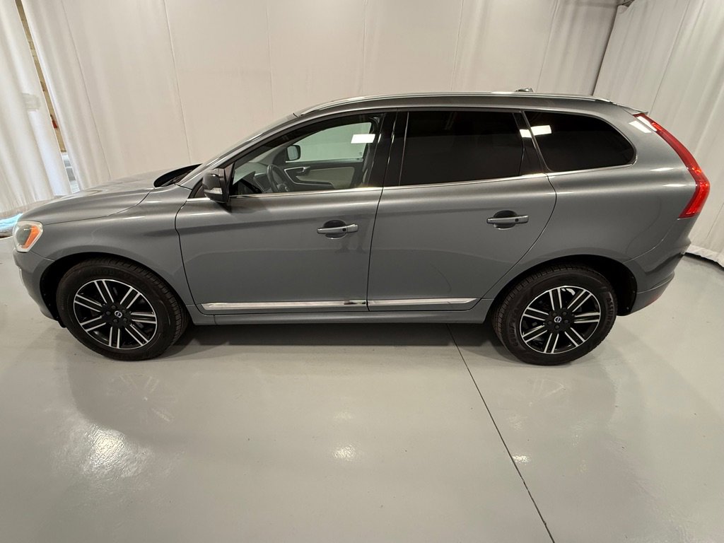 Used 2017 Volvo XC60 T5 Dynamic w/ Preferred Option Package image 8