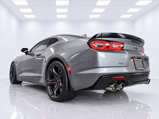 Used 2022 Chevrolet Camaro SS RWD image 8