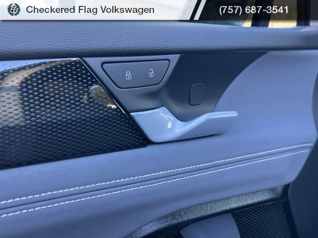 New 2026 Volkswagen Tiguan SE R-Line AWD/4WD image 14